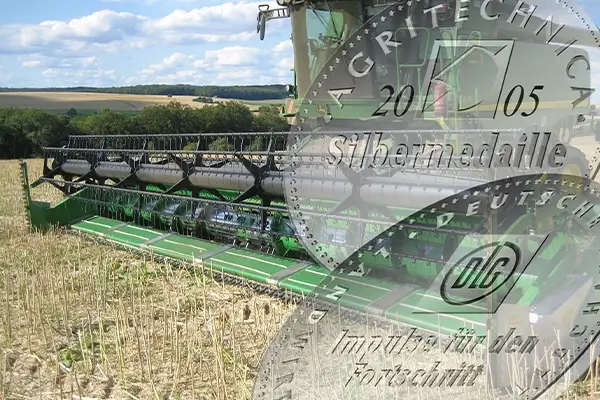 Agritechnika Silbermedaille vor Schneidwerk