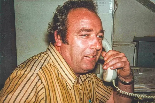 Zürn Mitarbeiter am Telefon