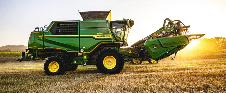 John Deere Mähdrescher T5 700 modelljahr 2024