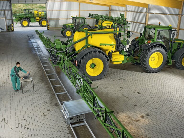 Feldspritzenprüfung bei Zürn Landtechnik